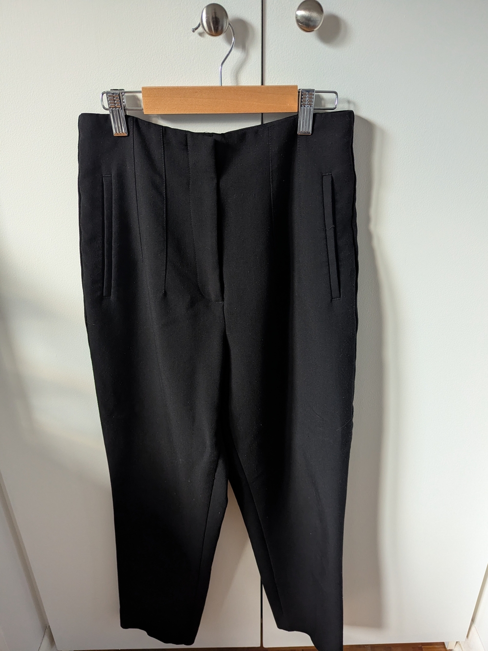 High-Waist Black Cropped Trousers